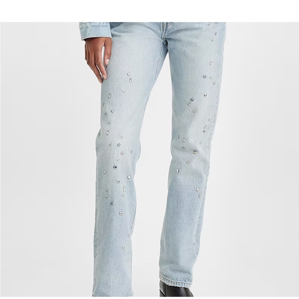 **SOLD**NWT Women’s button fly, bling Levi’s.